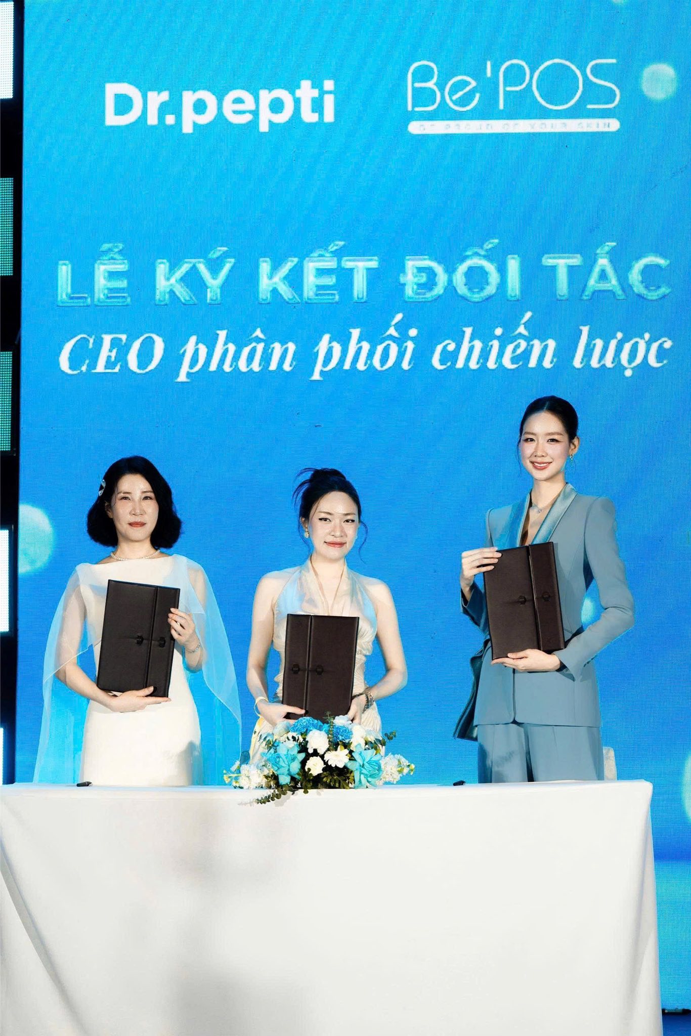 Ảnh lễ ký kết